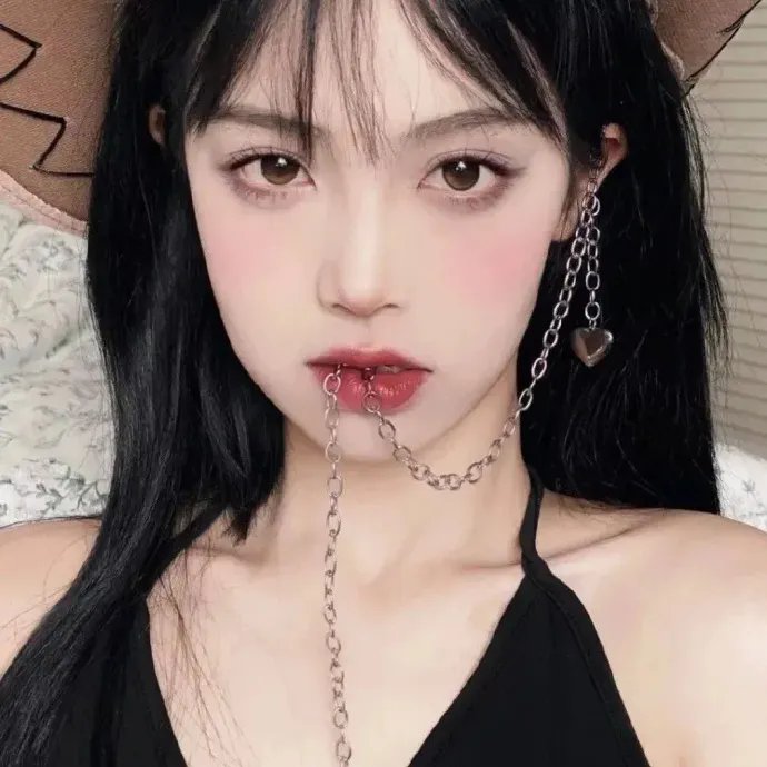 被偷听心声后女配变团宠